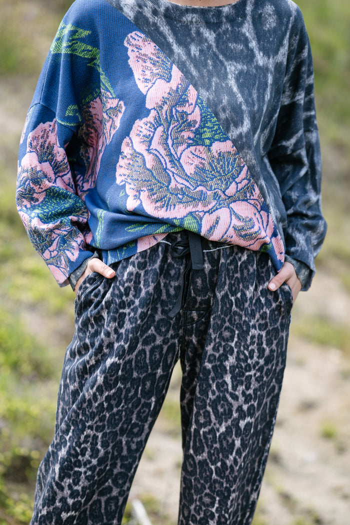 Maud Dainty Eliza Jumper Snow Leopard/ Roses