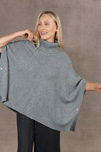 Load image into Gallery viewer, Eb &amp; Ive Nawi Poncho
