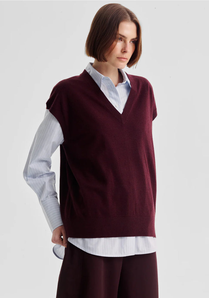 Morrison Oxford Knit Vest Pinot