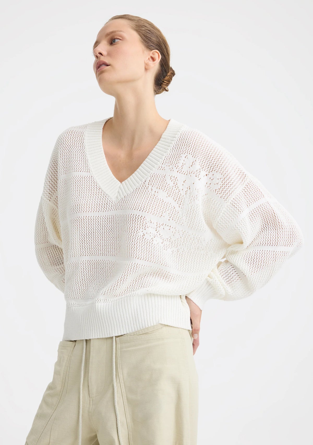 Morrison Elira Knit V Neck Pullover White