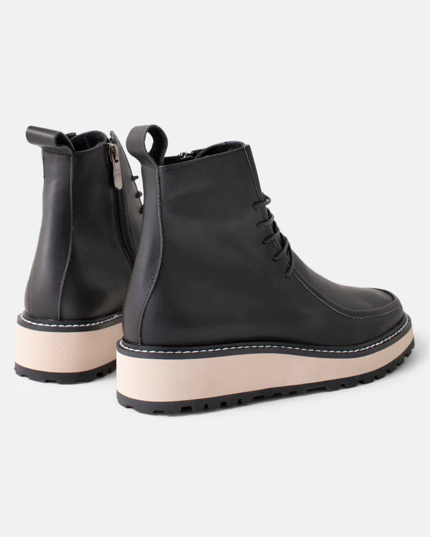 Walnut Jovi Black Leather Boot