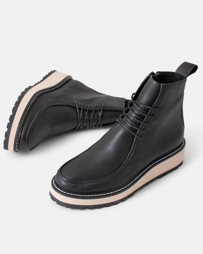 Walnut Jovi Black Leather Boot